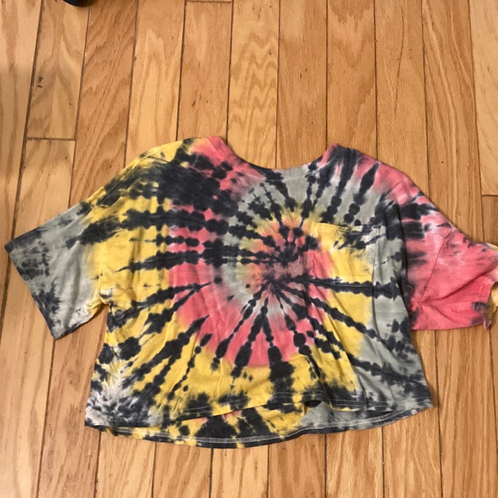 Cropped tie dye shirt